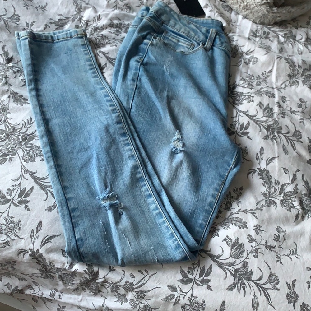 Fashion Nova ‘Don’t Back Down’ skinny jeans